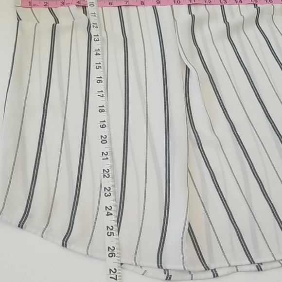 Halogen Striped Short Sleeves Top Medium - Picture 7 of 11